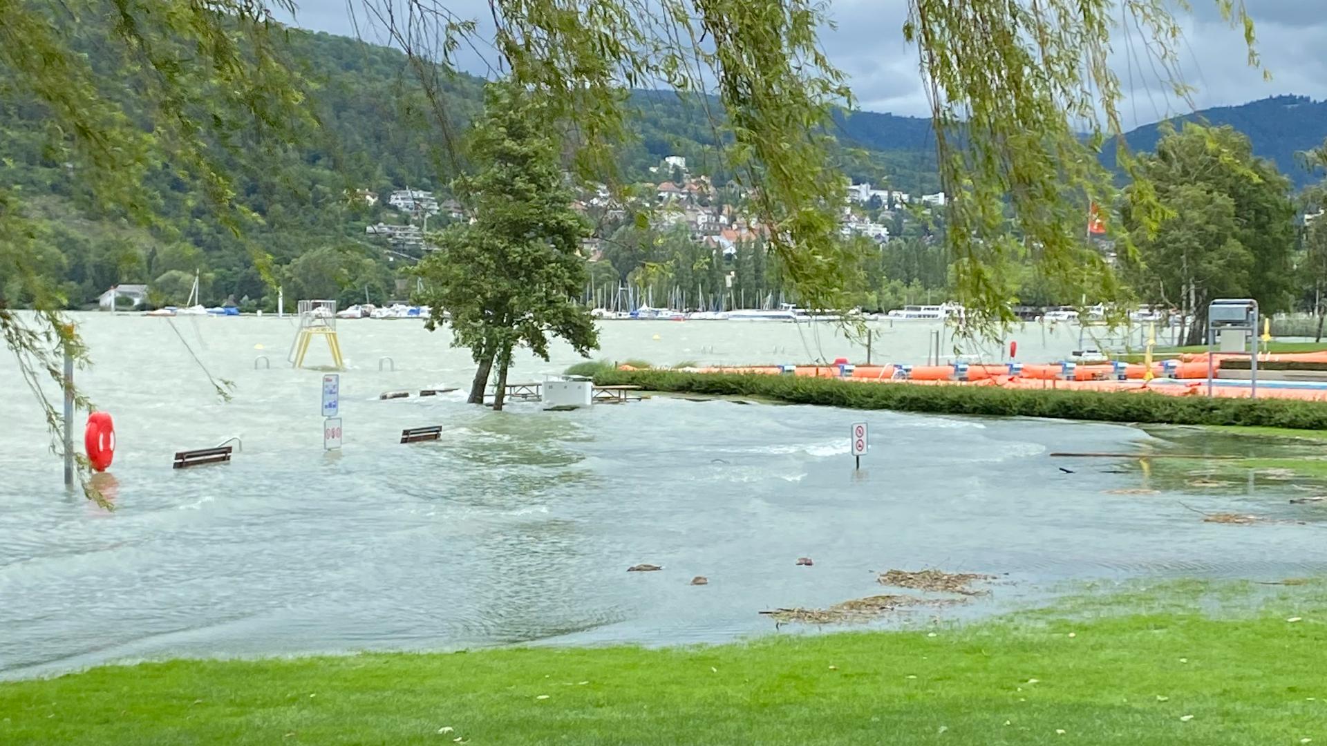 Hochwasser am Bielersee horizontal Gerade